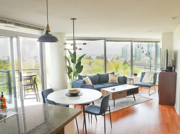 688 Abbott St #1009, Vancouver, BC V6B 0B9