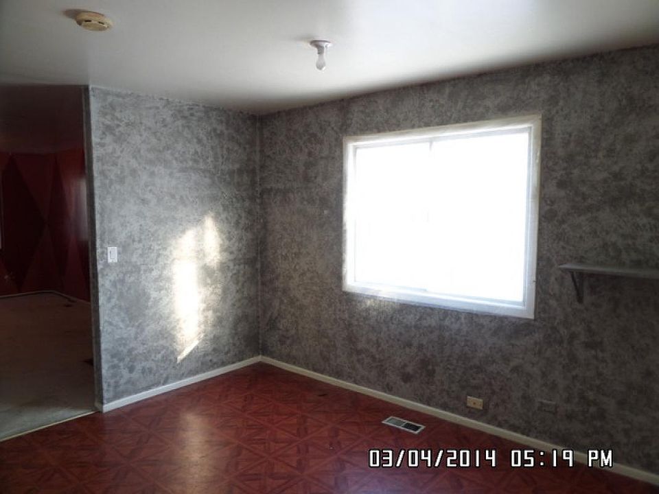 1st image of 215 Far Hills Dr