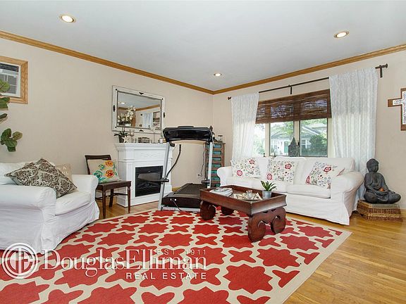 3rd image of 320 Roslyn Ave