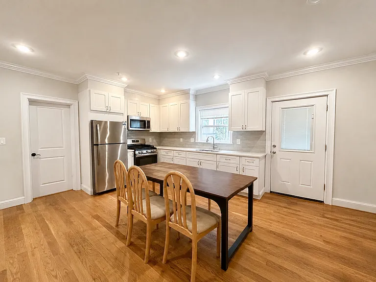 62B Gordon St — Photo 2