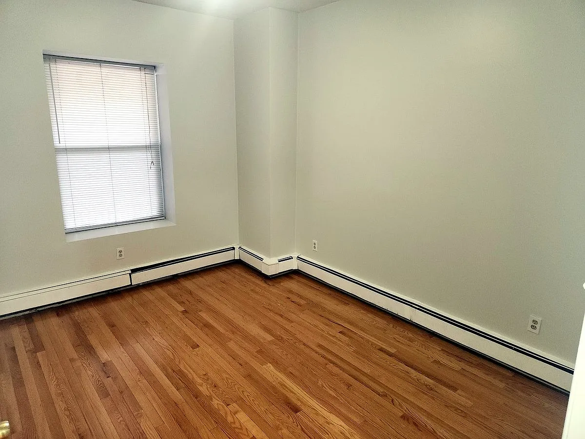 3148 Washington St — Photo 3
