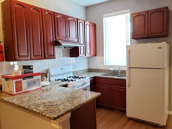 2nd image of 2920 S Union Ave #1R