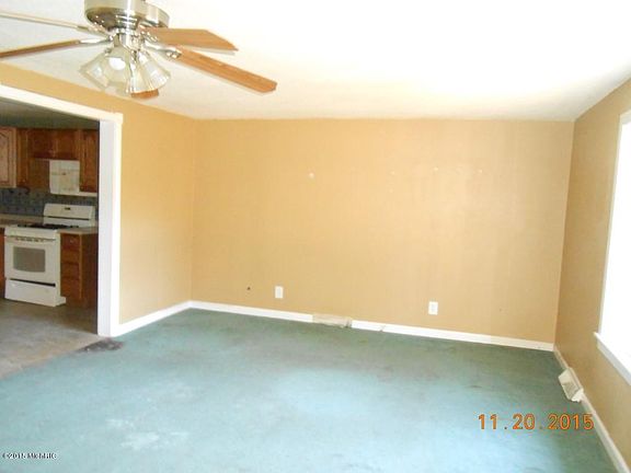 2nd image of 3136 Marquette Ave
