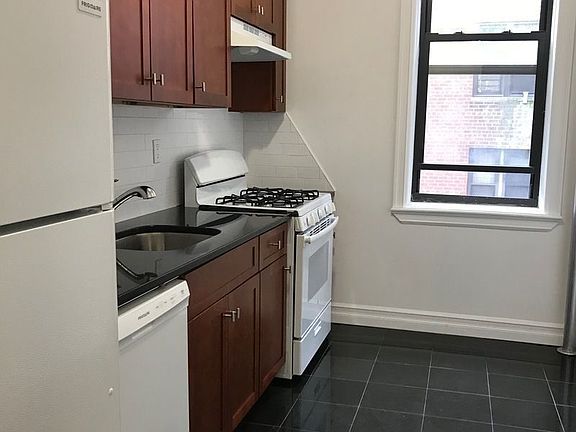 5th image of 3401 Parsons Blvd APT B8