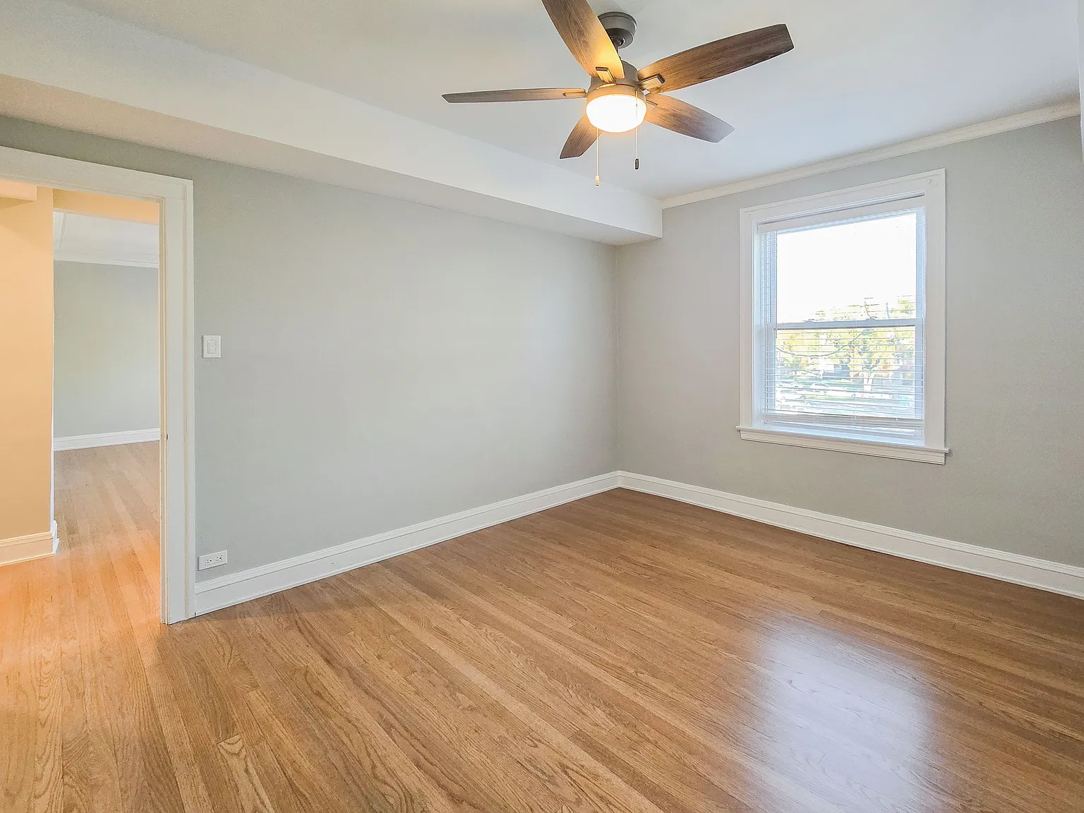 2 bed, 900 sqft, $2,895 — Photo 3