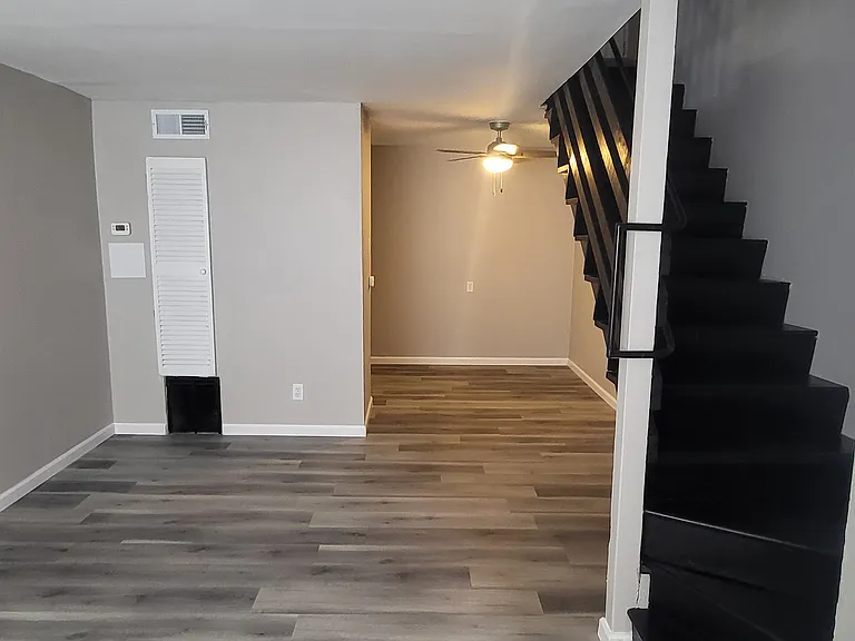 7199 Weil Ave — Photo 3