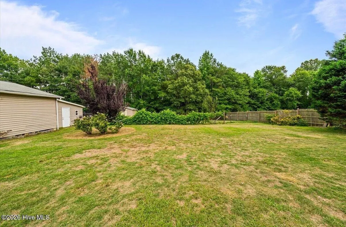3 bed, 1611 sqft, $1,950 — Photo 3