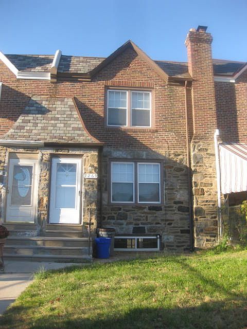 Front of Home and Yard