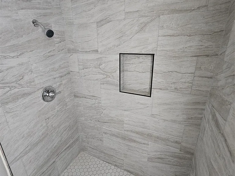 6015 Beekman Rd — Photo 10
