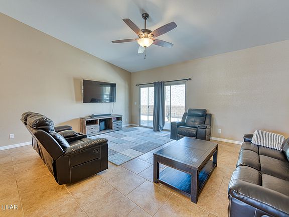 4th image of 3072 Caravan Dr