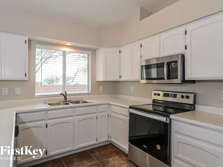 9550 E Caldwell Dr — Photo 5