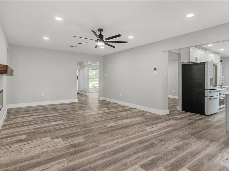 4615 Barton Ln — Photo 6