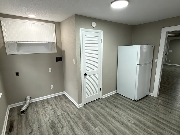 1412 N Harris Ave — Photo 23