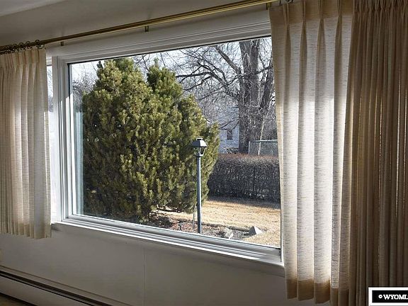 5th image of 215 Valley Cir