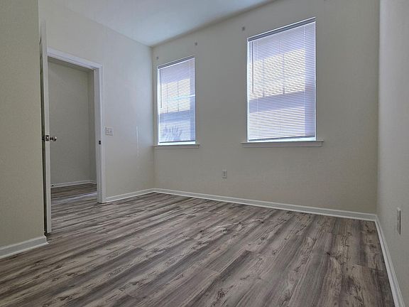 3rd image of 47 Tyndall Trl
