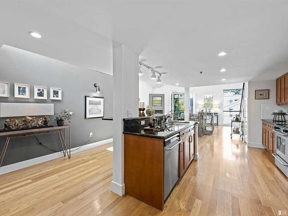 4th image of 1047 Mississippi St APT 9