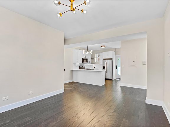 4th image of 6140 N Lakewood Ave APT 3