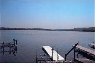 4th image of 8027 N Lakeview Dr