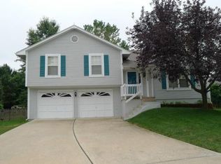 1109 SE 11th Pl, Lees Summit, MO 64081