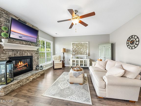 5th image of 12633 Hartsfield Ln