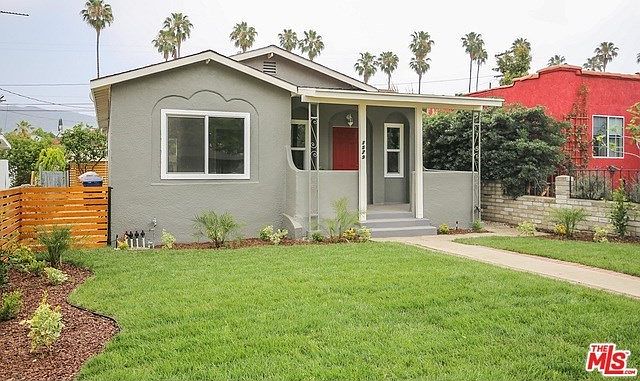 1st image of 1579 Yosemite Dr