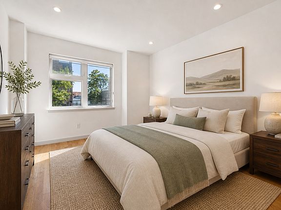 3rd image of 1628 N Marshall St #2
