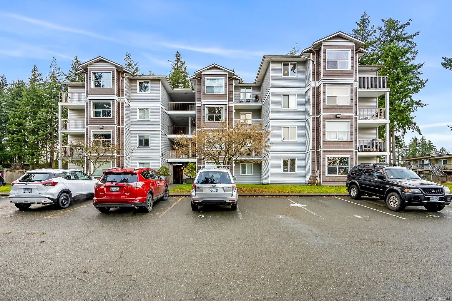 282 Birch St #409 photo 1