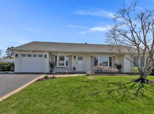 76 Sequoia Way, Holbrook, NY 11741