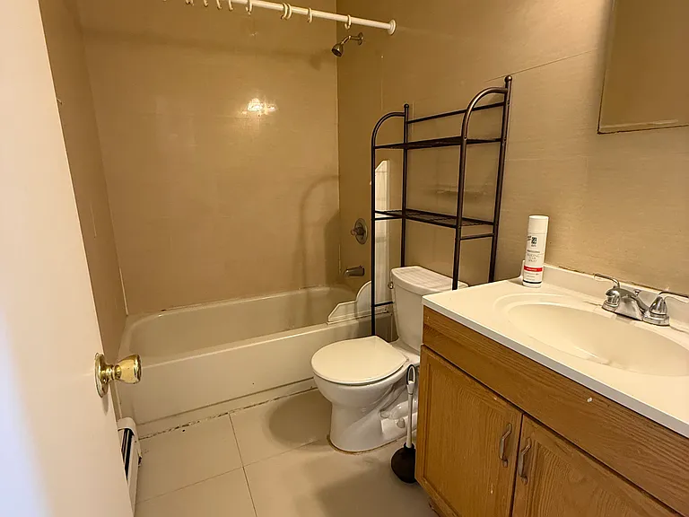 48 Acorn Ln #1 — Photo 6