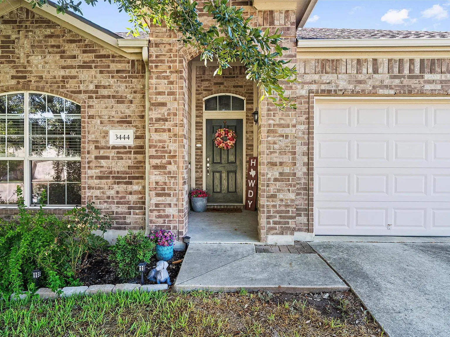 3 bed, 2.0 bath, 1756 sqft, $2,300 — Photo 4