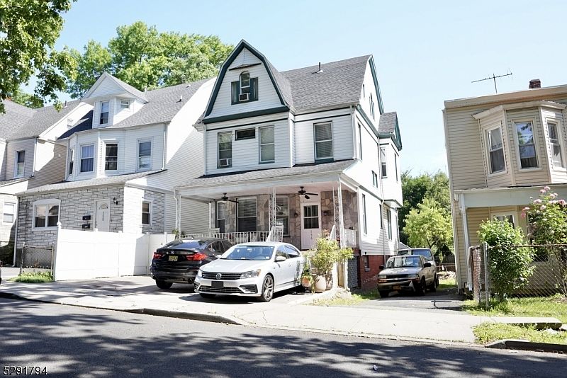1st image of 156 William St