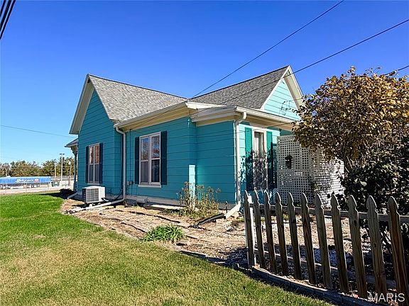 4th image of 400 E Main St