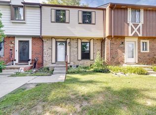 8514 Hickory Dr, Sterling Heights, MI 48312