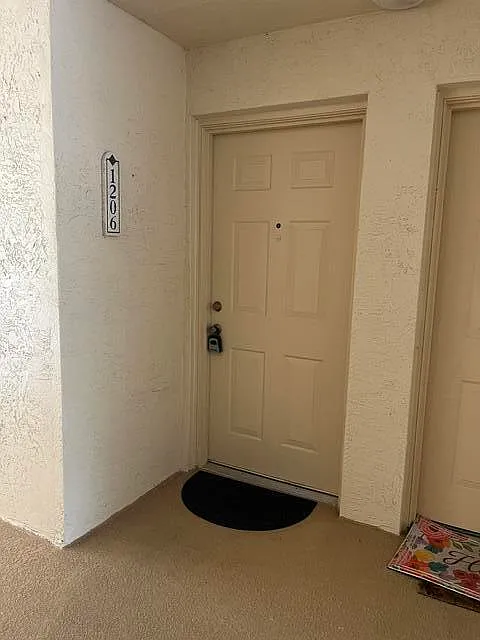 3 bed, 2.0 bath, 1199 sqft, $2,550 — Photo 4