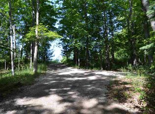 04850 Sequanota Dr, Charlevoix, MI 49720