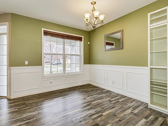 5th image of 4947 Hamlet Ave N