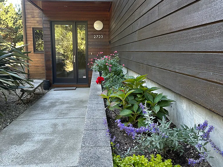 2723 Colony Cir — Photo 2