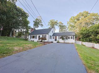 69 Morningside Dr, Walpole, MA 02081