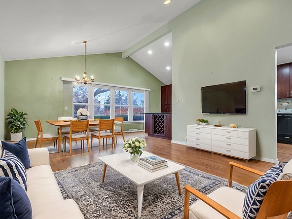 4th image of 9925 Kedvale Ave