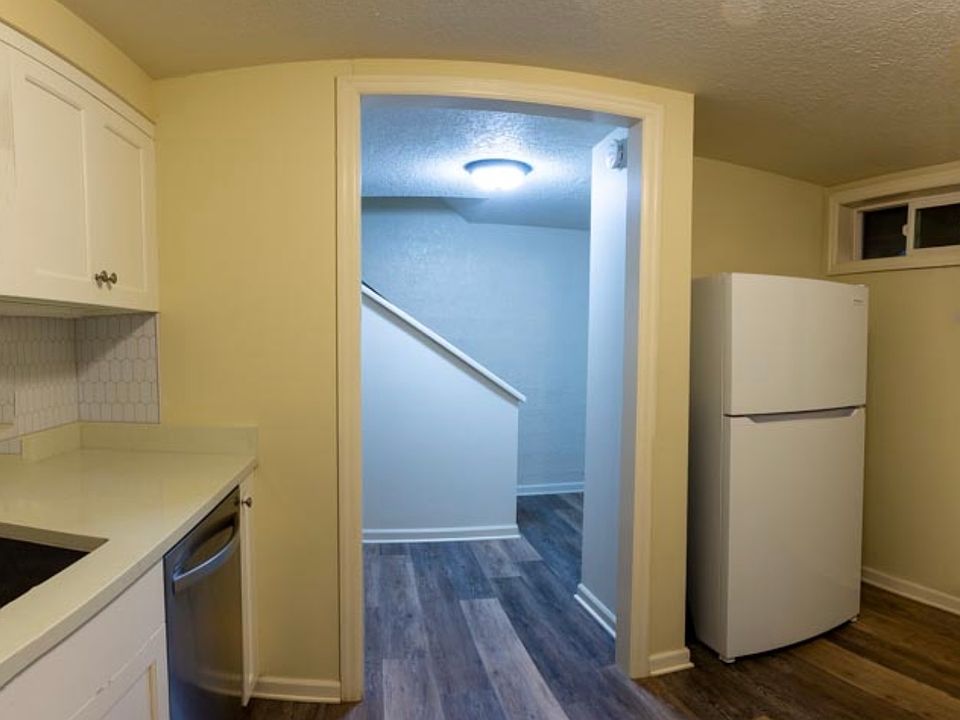 Kitchen entryway