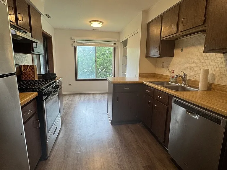 871 Cross Creek Ct #C3 — Photo 13
