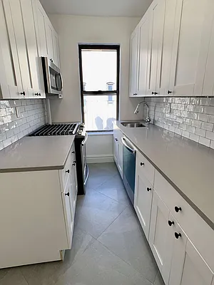 Rented by Building Equity Real Estate LLC | media 18