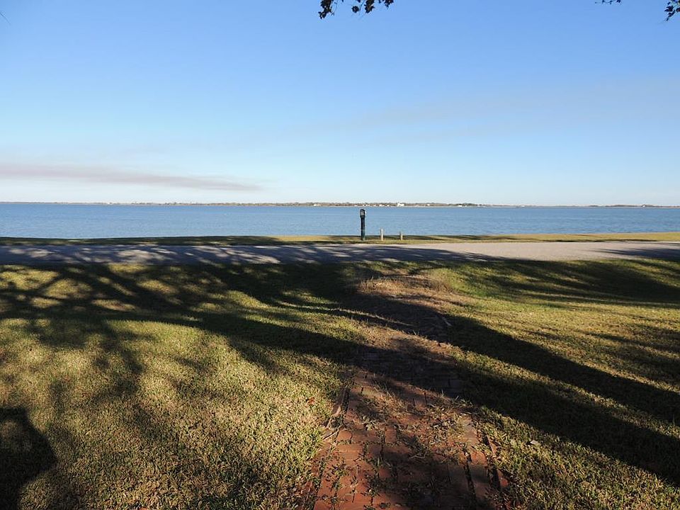 1st image of 1903 E Bayshore Dr