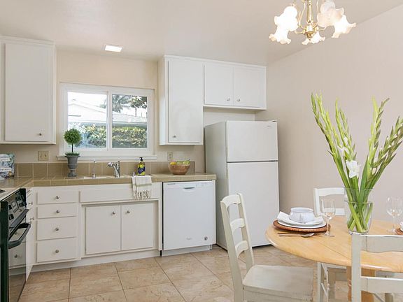 333 E Garden Green-MLS_Size-007-23-Kitch