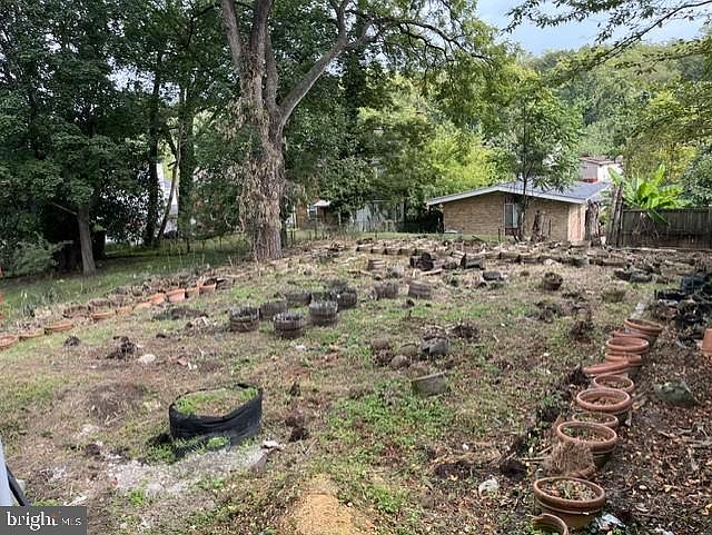2nd image of 3537 Highwood Dr SE