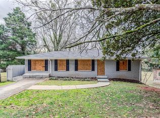 1826 Meadowglades Dr, Decatur, GA 30035