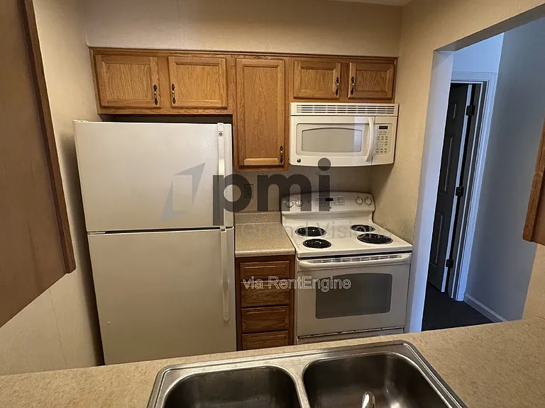 1308 Arthur Ave #8 — Photo 6