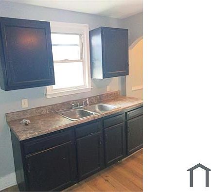 3rd image of 12803 Conway St