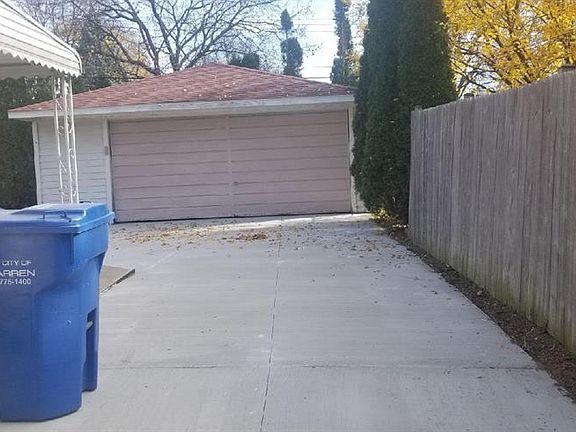 3rd image of 32332 Hawthorne Dr