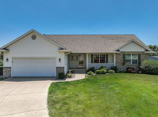 125 Meghann Dr, Marion, IA 52302